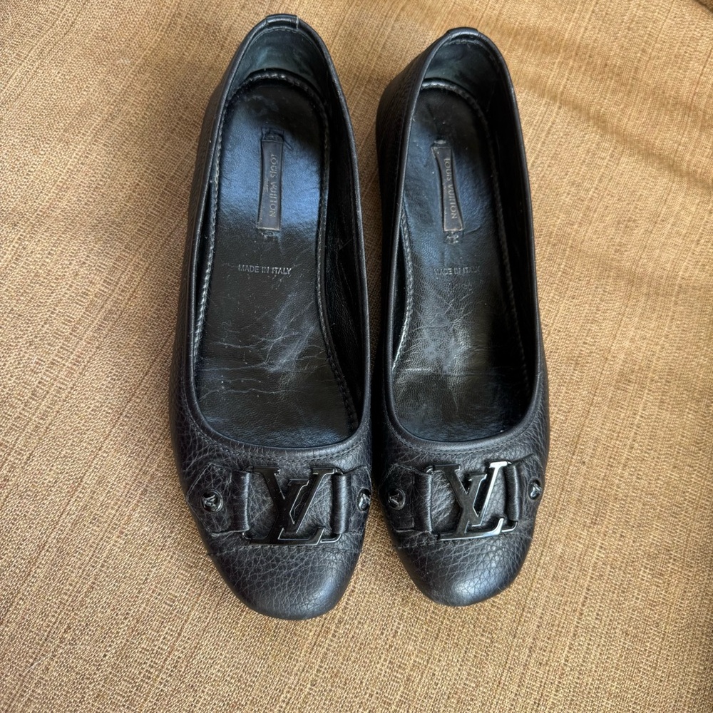 Louis Vuitton Black Leather flats